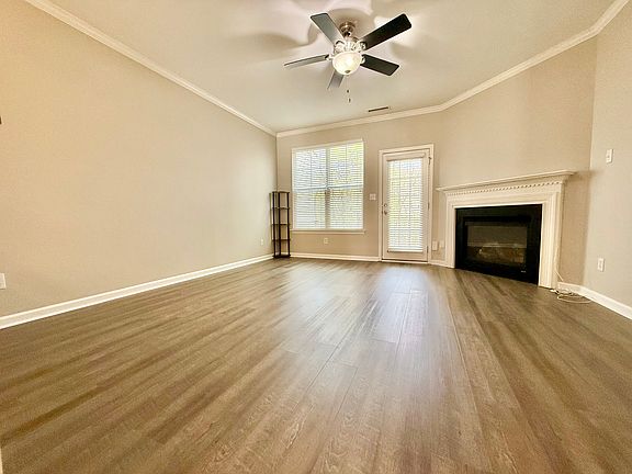 4th image of 8428 Central Dr