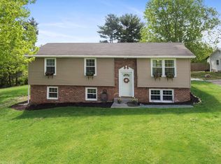 2611 Childress Rd, Christiansburg, VA 24073