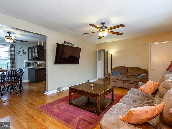 3rd image of 536 Folsom Ave