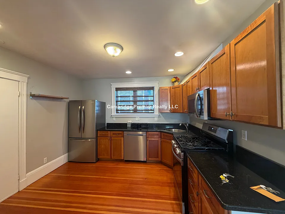 15 Waldo Ave #3