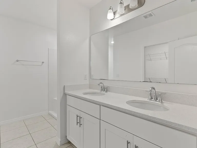 1154 Oak Bluff Dr — Photo 12