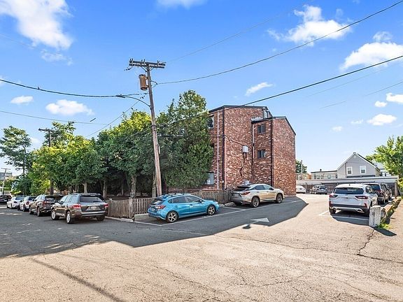 5th image of 10 Roberts St APT 12