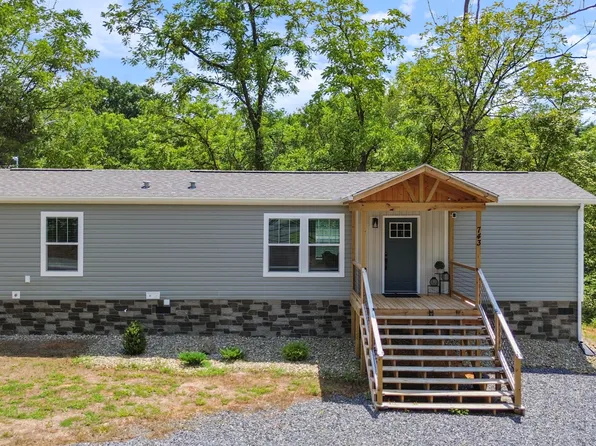 743 Pollard Rd, Kodak, TN 37764