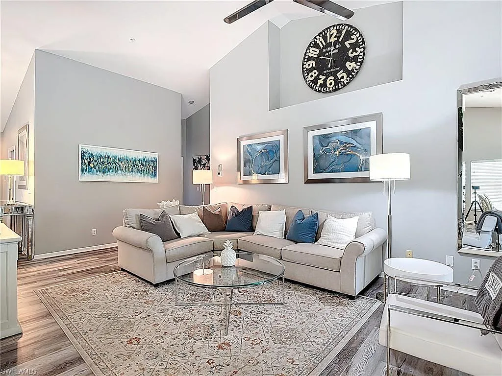3 bed, 2.0 bath, 2177 sqft, $5,650 — Photo 3