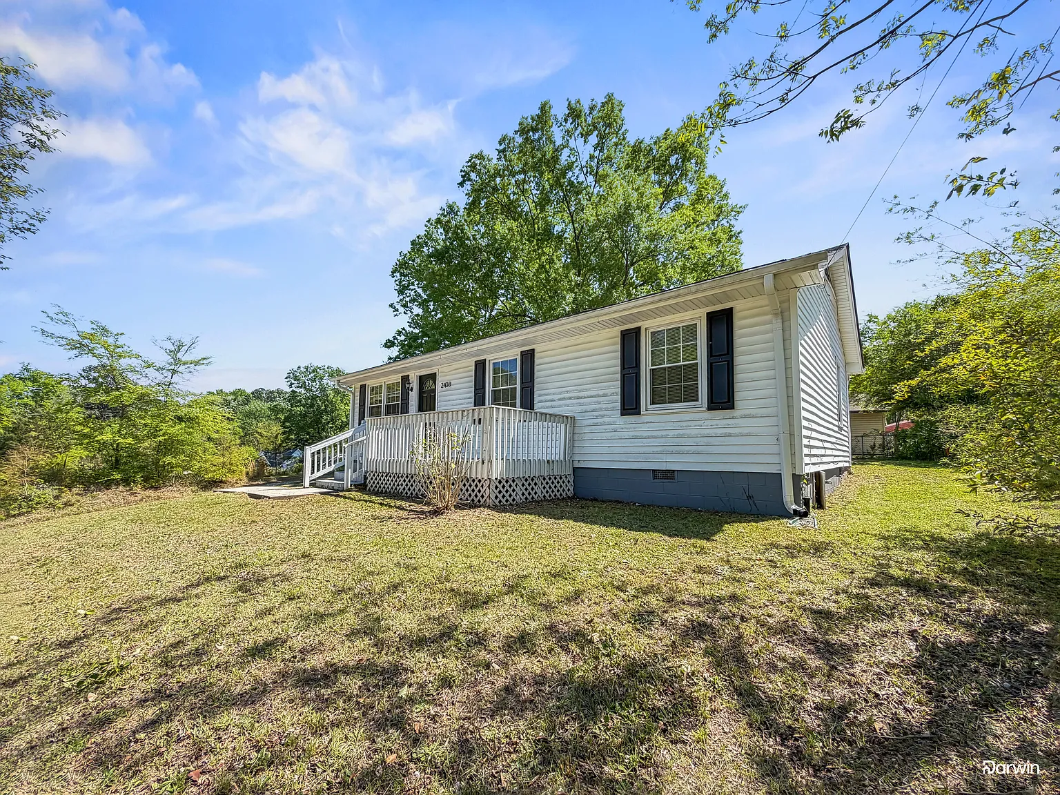 3 bed, 1.0 bath, 960 sqft, $1,350 — Photo 2