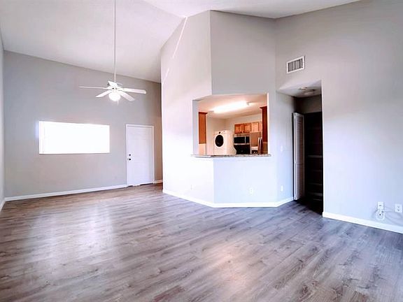 4th image of 3401 NW 44th St APT 205