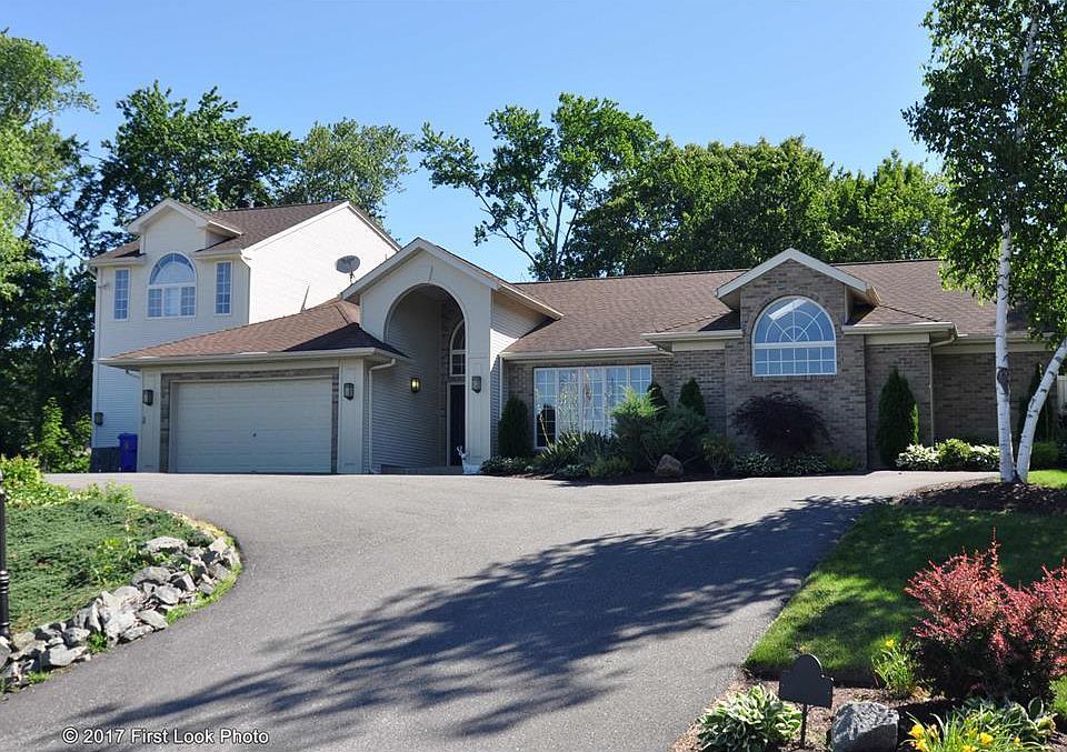 1st image of 57 Pinewood Dr