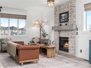 18 W Cimarron Grove Bay, Okotoks, AB T1S2H3