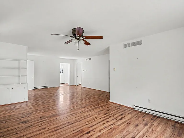 5380 Center St — Photo 4