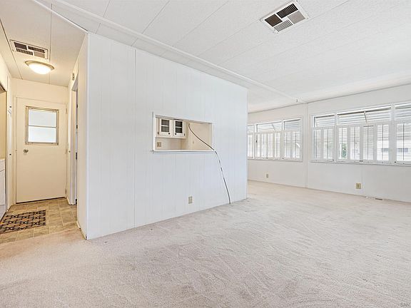 4th image of 2280 E Valley Pkwy E Space 87