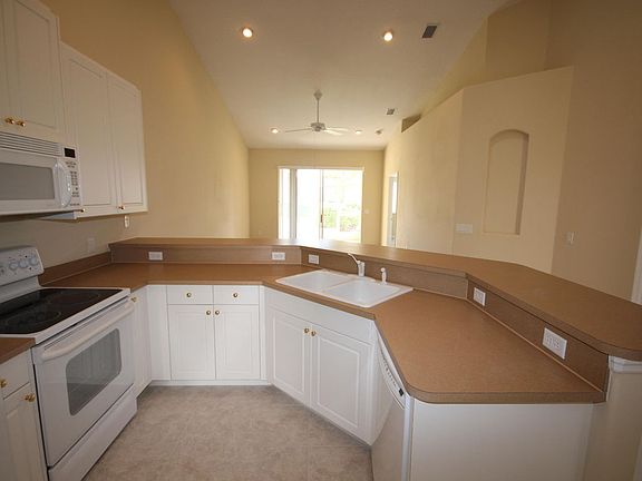 2nd image of 2650 Camberly Cir #2650