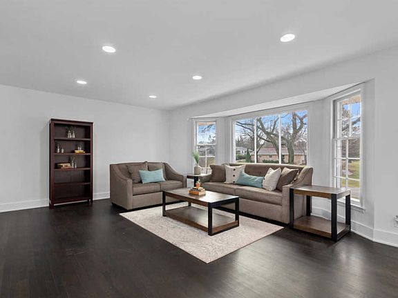 4th image of 17540 Redvere Dr
