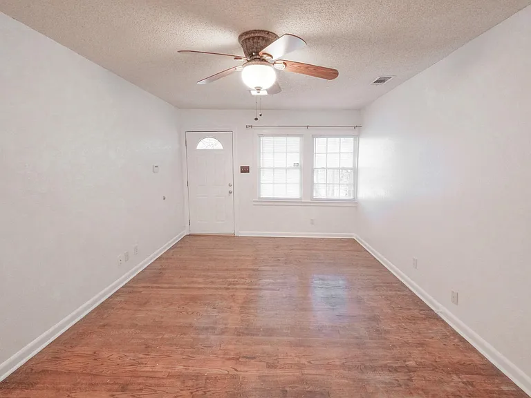 3902 Dexter Ave — Photo 5