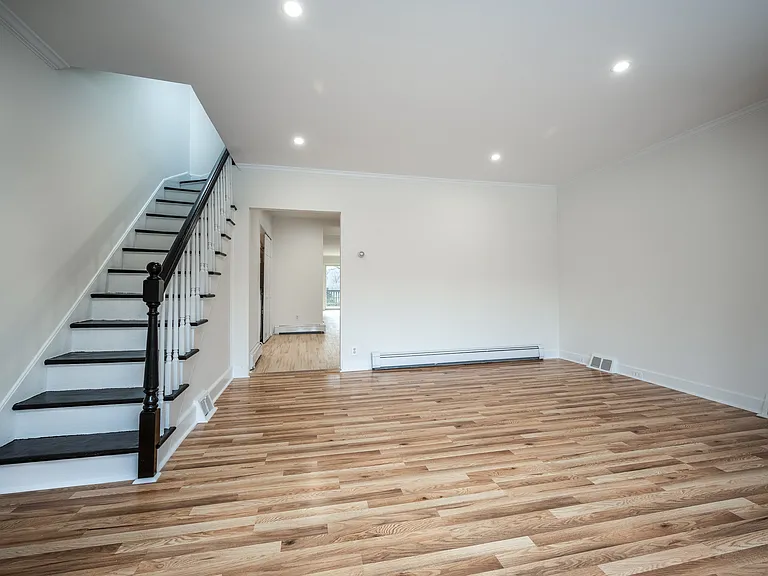 14 Deane Pl — Photo 6