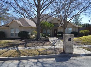 7816 Hidden Oaks Dr, North Richland Hills, TX 76182