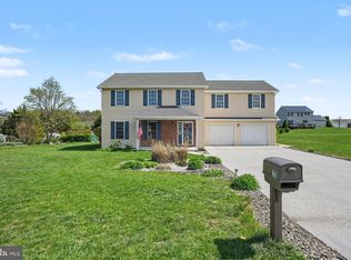 33 Longstreet Dr, Carlisle, PA 17013