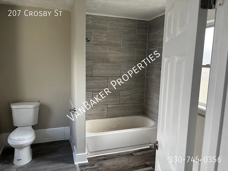 207 Crosby St — Photo 8