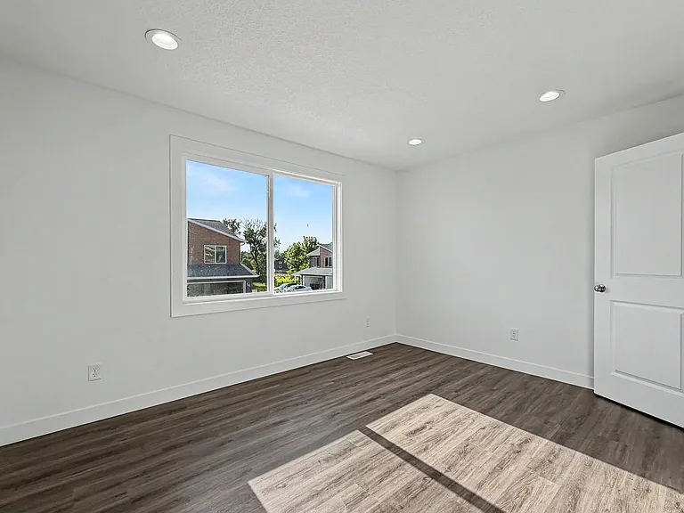 5330 Gaines St — Photo 8
