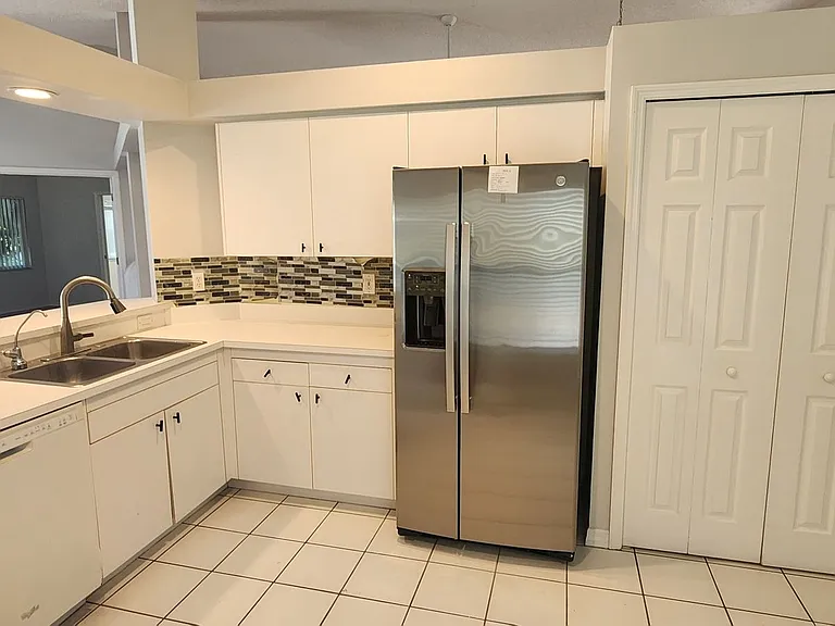 8043 Bracken Ln — Photo 15