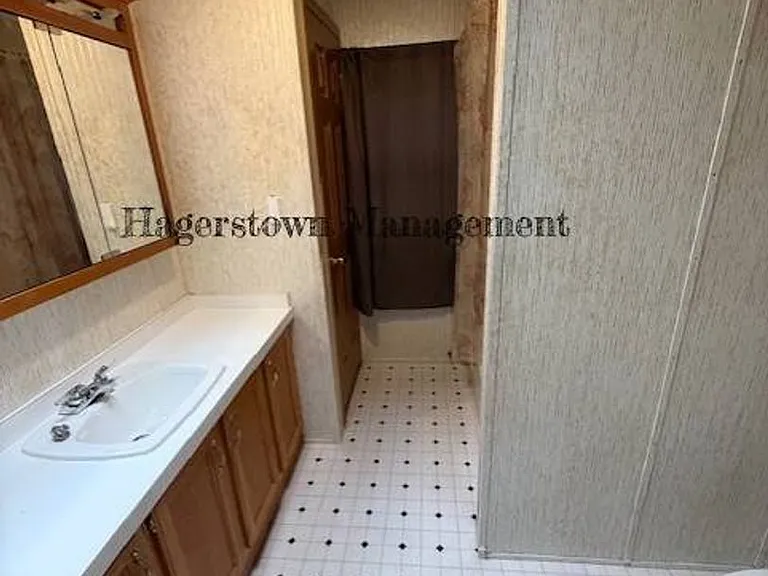 11906 Heather Dr — Photo 10