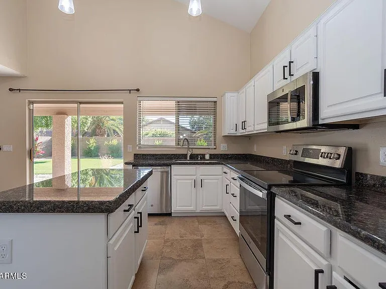 7457 W Melinda Ln — Photo 9