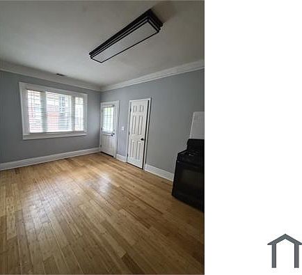 3rd image of 1012 Byron Dr SW #B