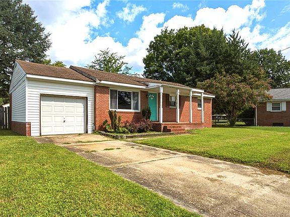3rd image of 504 Plummer Dr