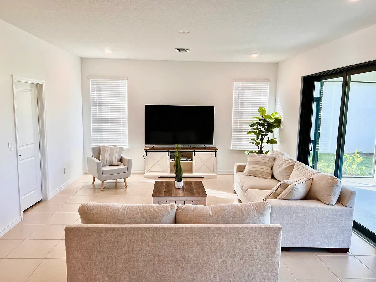 Living Room - 6394 Grandview Hill Ct