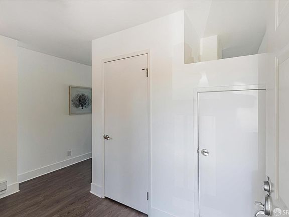 4th image of 2 Shoreline Ct