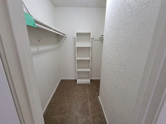 A Private Apt & Townhouse Community — Photo 47