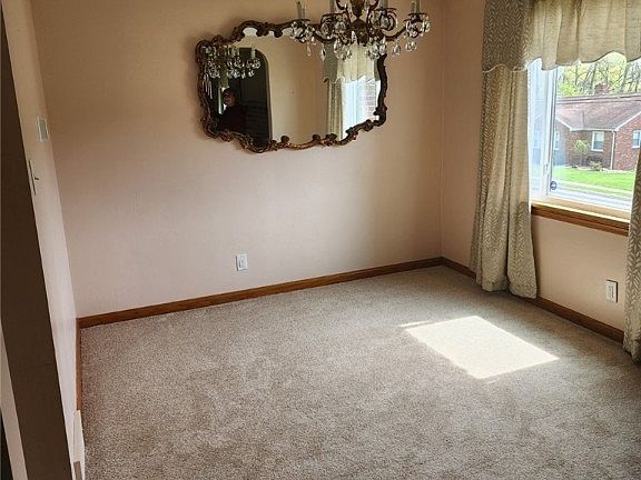 3rd image of 396 W Walnut St