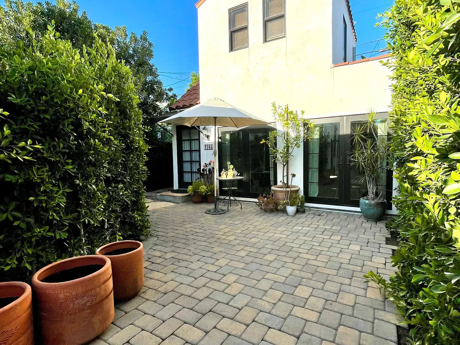 718 1/2 N La Jolla Ave — Photo 1