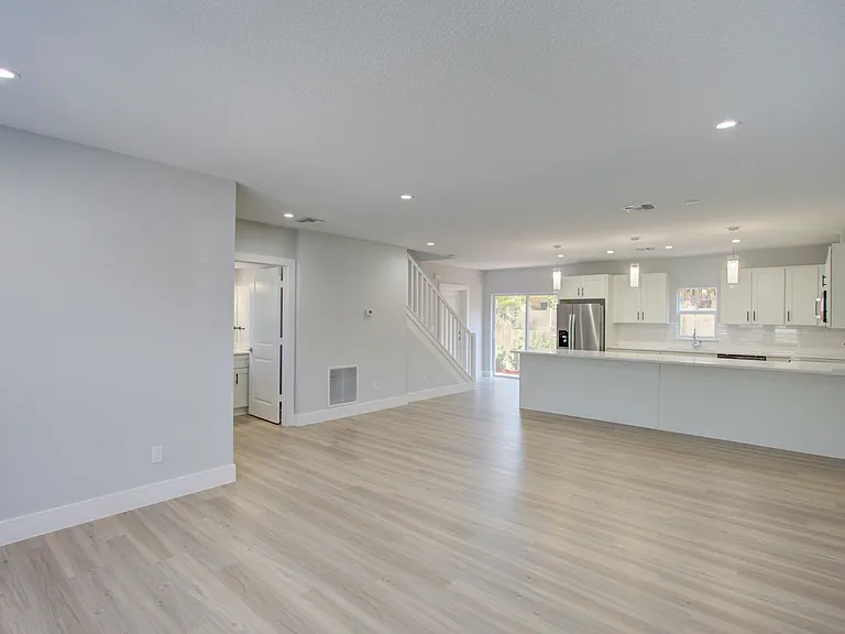 405 3rd Ave S #405 — Photo 4