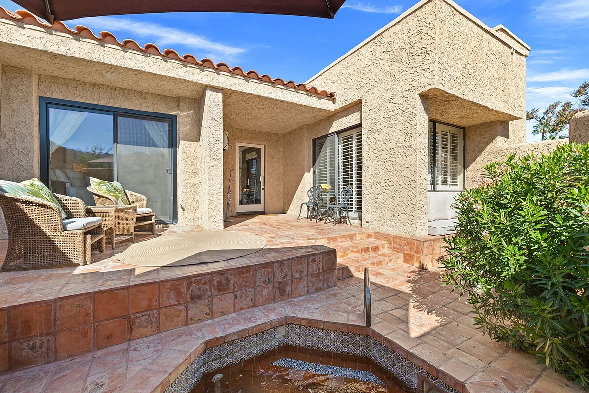 Building Photo - Mariposa Dr