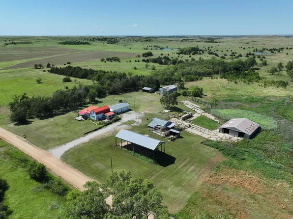 1515 Avenue O, Ellsworth, KS 67439