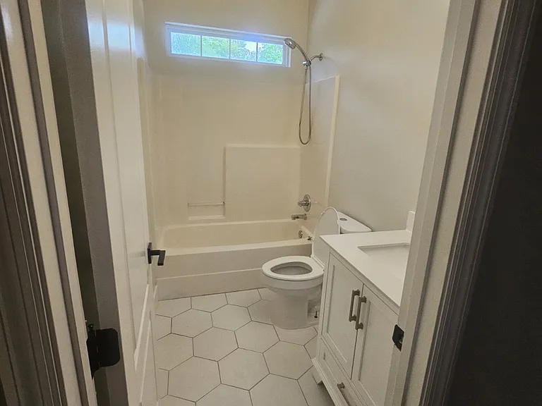 200 Blair Rd — Photo 15