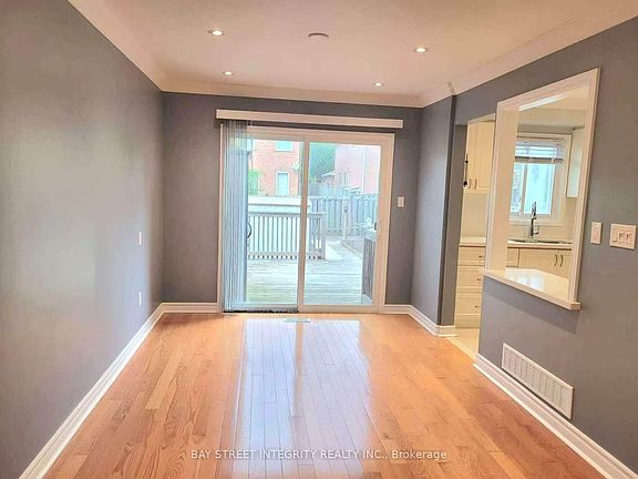 2nd image of 22 Dunbar Cres