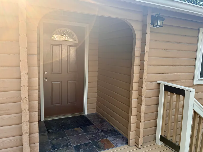 Entryway with patio area