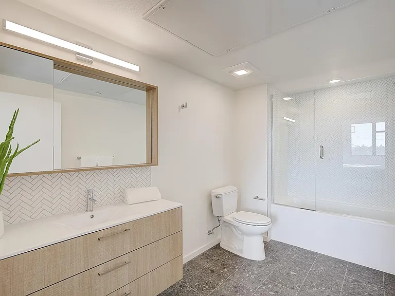 1901 Echo Park Ave #201 — Photo 3