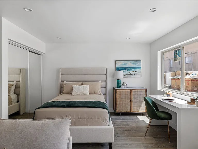 3450 Emerald (312 Calle Miramar LLC) — Photo 4