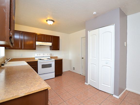 4th image of 3008 N 71st Ave