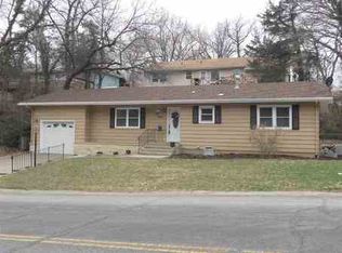 220 Westwood Rd, Manhattan, KS 66502