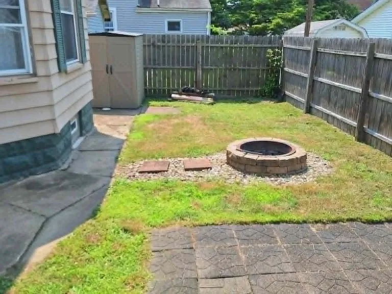 418 N Crater Ave — Photo 12