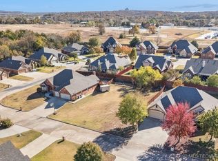 921 Cypress Dr, Ada, OK 74820