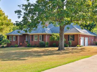 662 N Durham Ave, Sharon, TN 38255