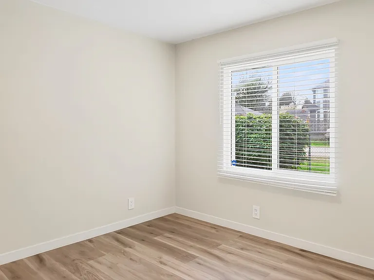 2424 S 130th Pl — Photo 14