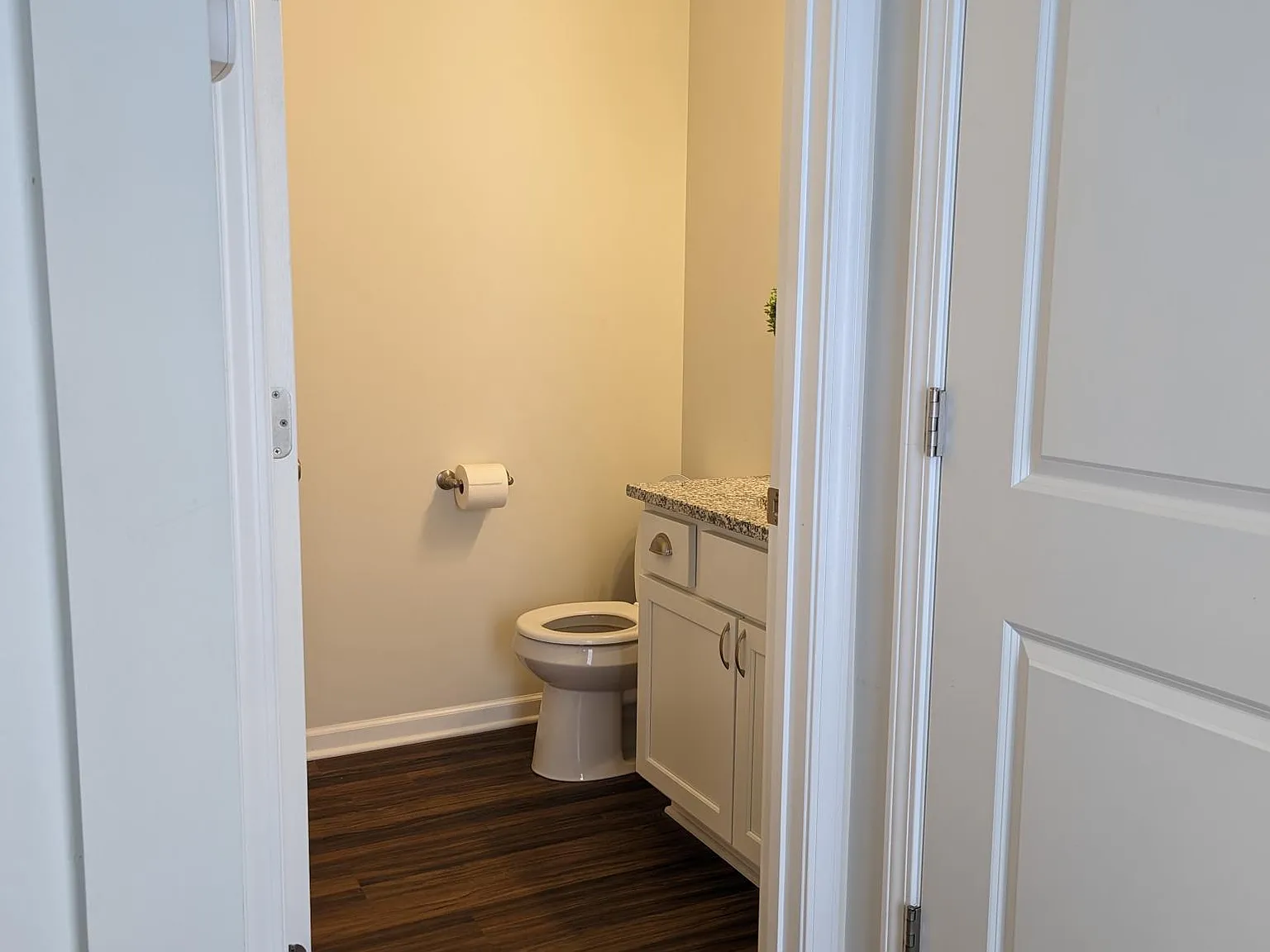 2 bed, 1.5 bath, 1000 sqft, $1,700 — Photo 4