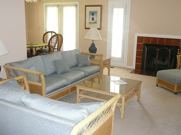 3rd image of 70 Shipyard Dr APT 219
