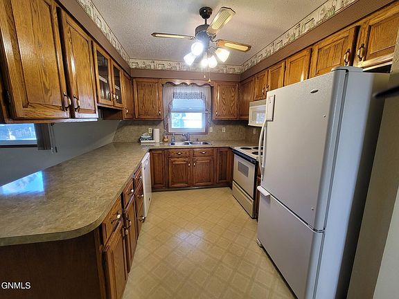 2nd image of 315 W Oak Ave