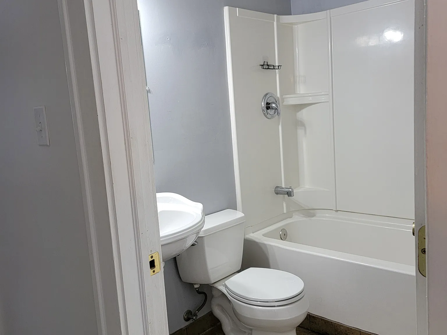 2 bed, 1000 sqft, $1,300 — Photo 4